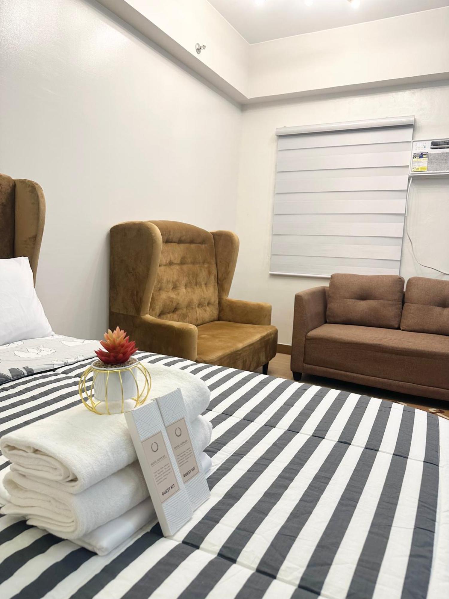 Starlight Suites Trece Martires Extérieur photo