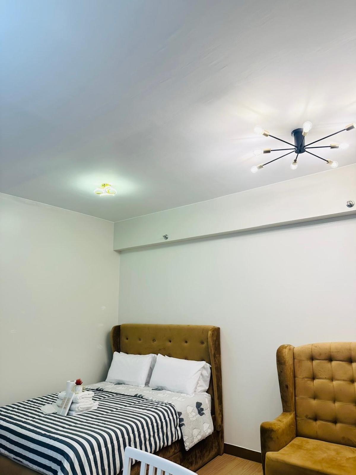 Starlight Suites Trece Martires Extérieur photo