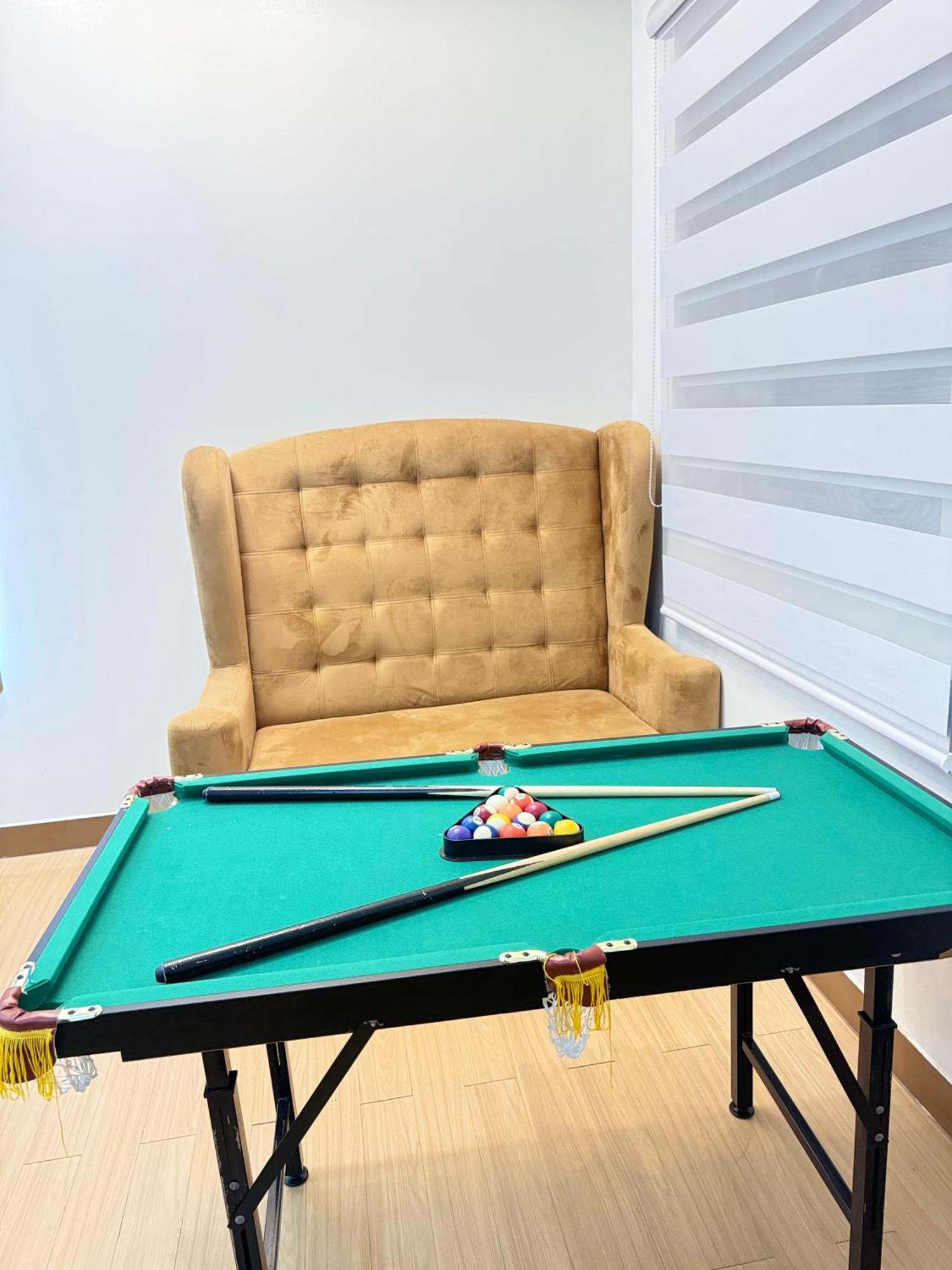 Starlight Suites Trece Martires Extérieur photo