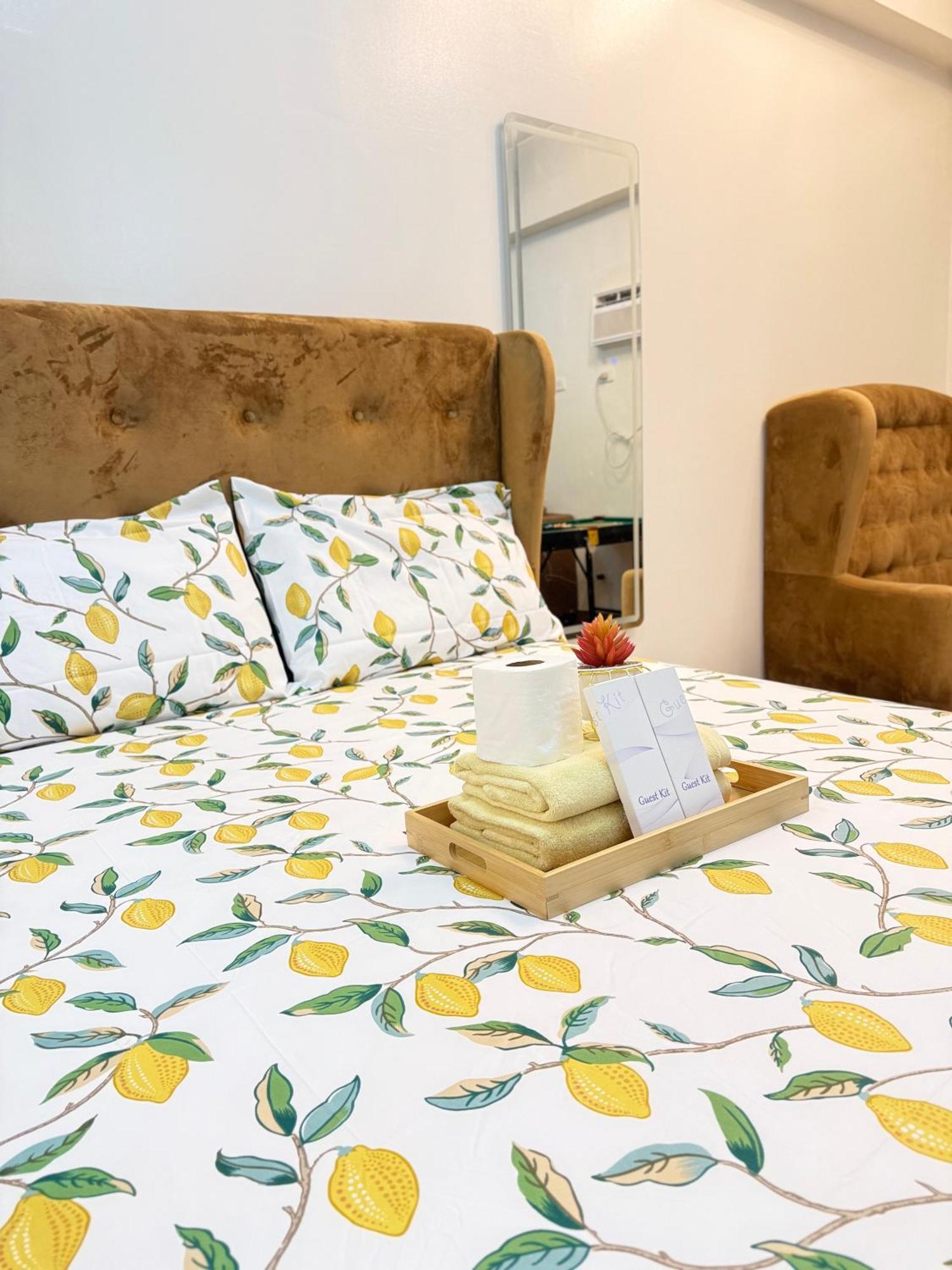 Starlight Suites Trece Martires Extérieur photo